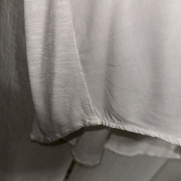 Democracy M Ivory Embroidered Crochet Lace Button Front Tab Sleeve High Low Top - Picture 6 of 10